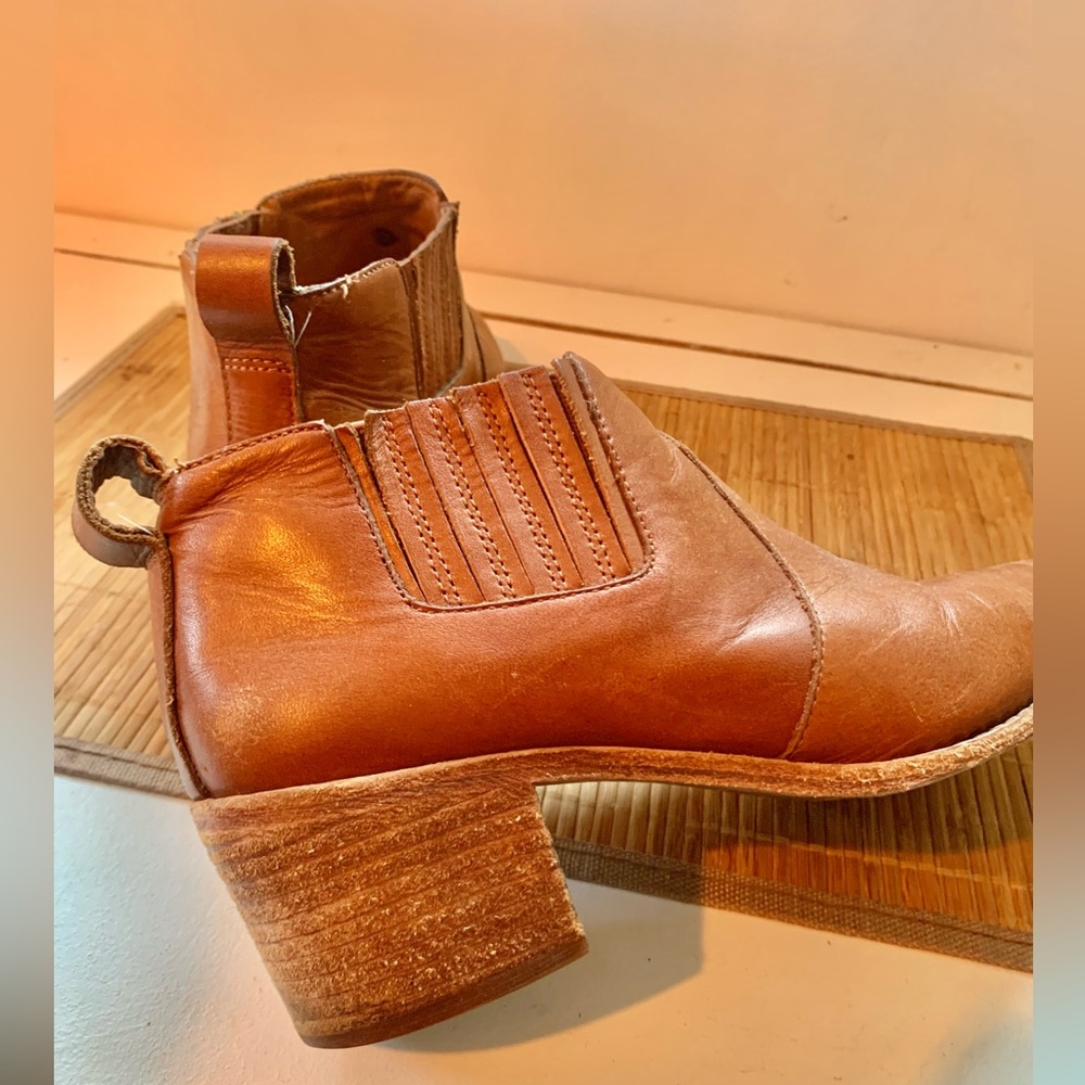Madewell Chelsea Leather Booties - Picture 7 of 10